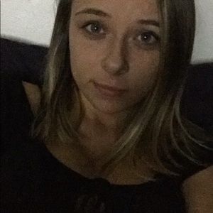 Meet your Posher, Dominique